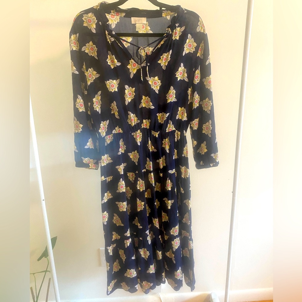 Size M Loft Tiered A-Line Dress
